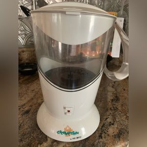 CocoMotion cream colored. Works well, photos as listed.